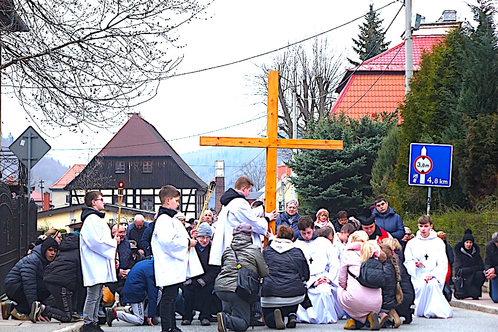 Droga Krzyżowa ulicami miasta