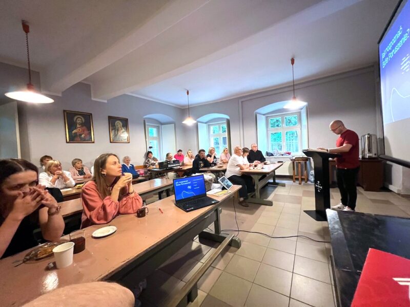 Bóg naprawdę przemawia