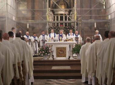 Lekcje religii w szkole i katecheza w parafii