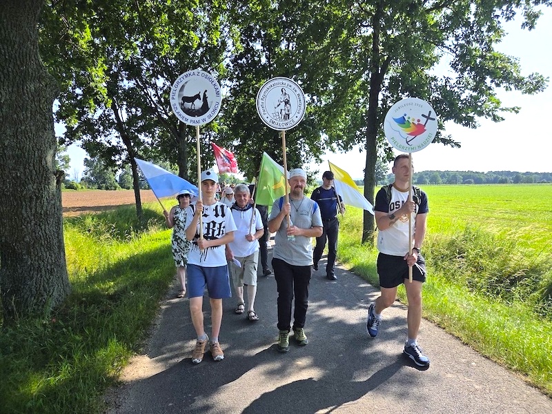Szlakiem Pani w Słońcu pielgrzymowali