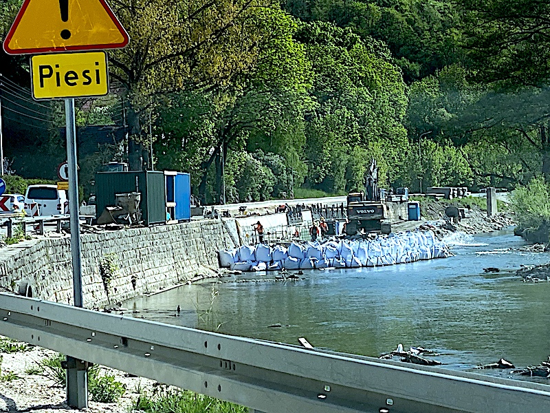Pomoc dla powodzian nie ustaje