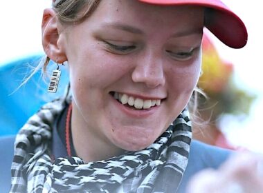 Obdarzała uśmiechem i