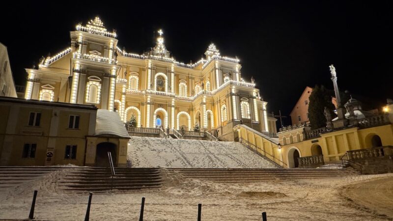 Wambierzyce wieczorową i nocną porą
