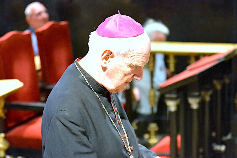 Biskup Ignacy Dec przebywa w szpitalu