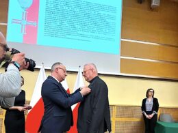 Ksiądz Piotr Śliwka uhonorowany Krzyżem