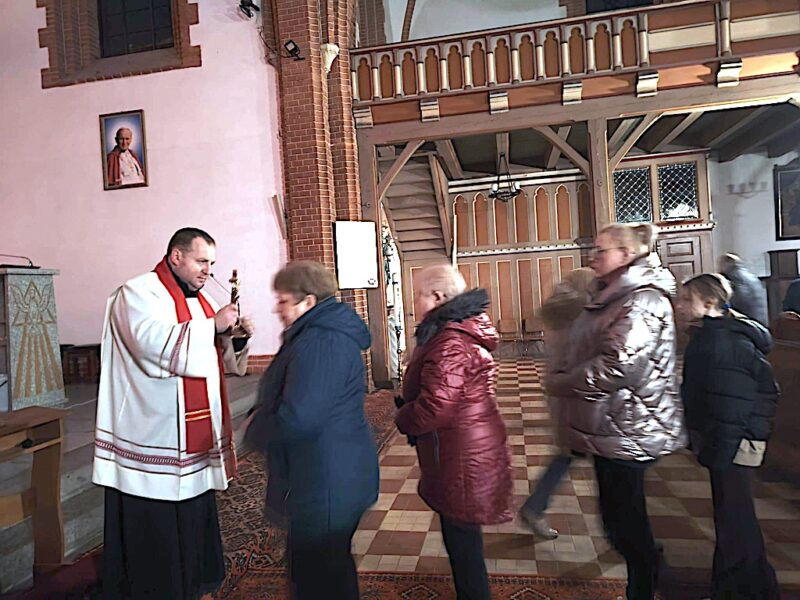 Droga Krzyżowa z relikwiami