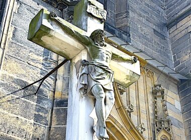 On się obarczył naszym cierpieniem