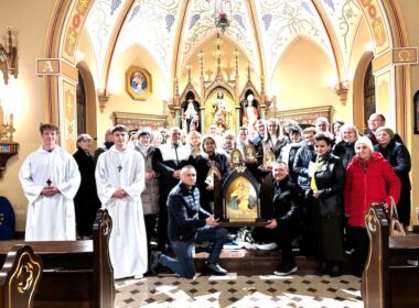 Pielgrzymująca Matka Trzykroć