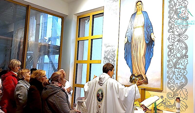 Pierwsza Msza święta w Kaplicy