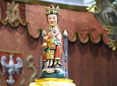 Strażniczka Wiary z Barda wędruje po