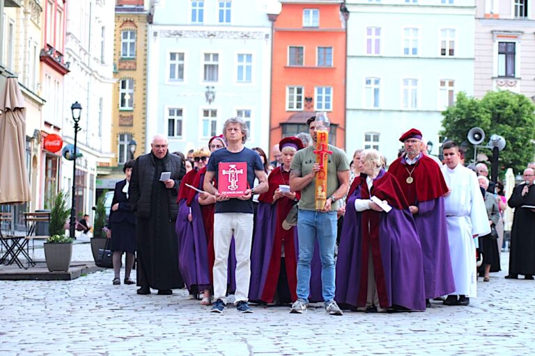 Ks. Krzysztof Ora Te ulice z ich gwarem
