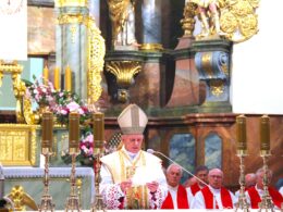 Arcybiskup Mieczysław Mokrzycki Wasza modlitwa