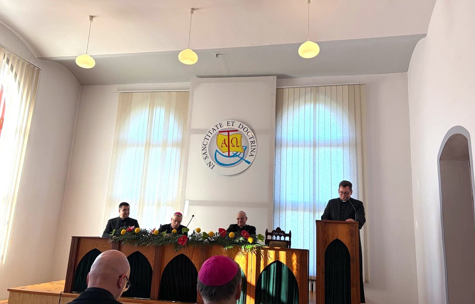 Więcej kandydatów do seminariów