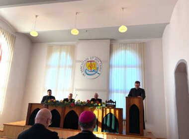 Więcej kandydatów do seminariów
